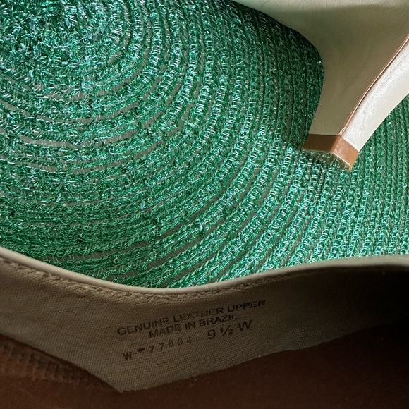 Walking Cradles Joy White Leather Pump Heels - Picture 11 of 12